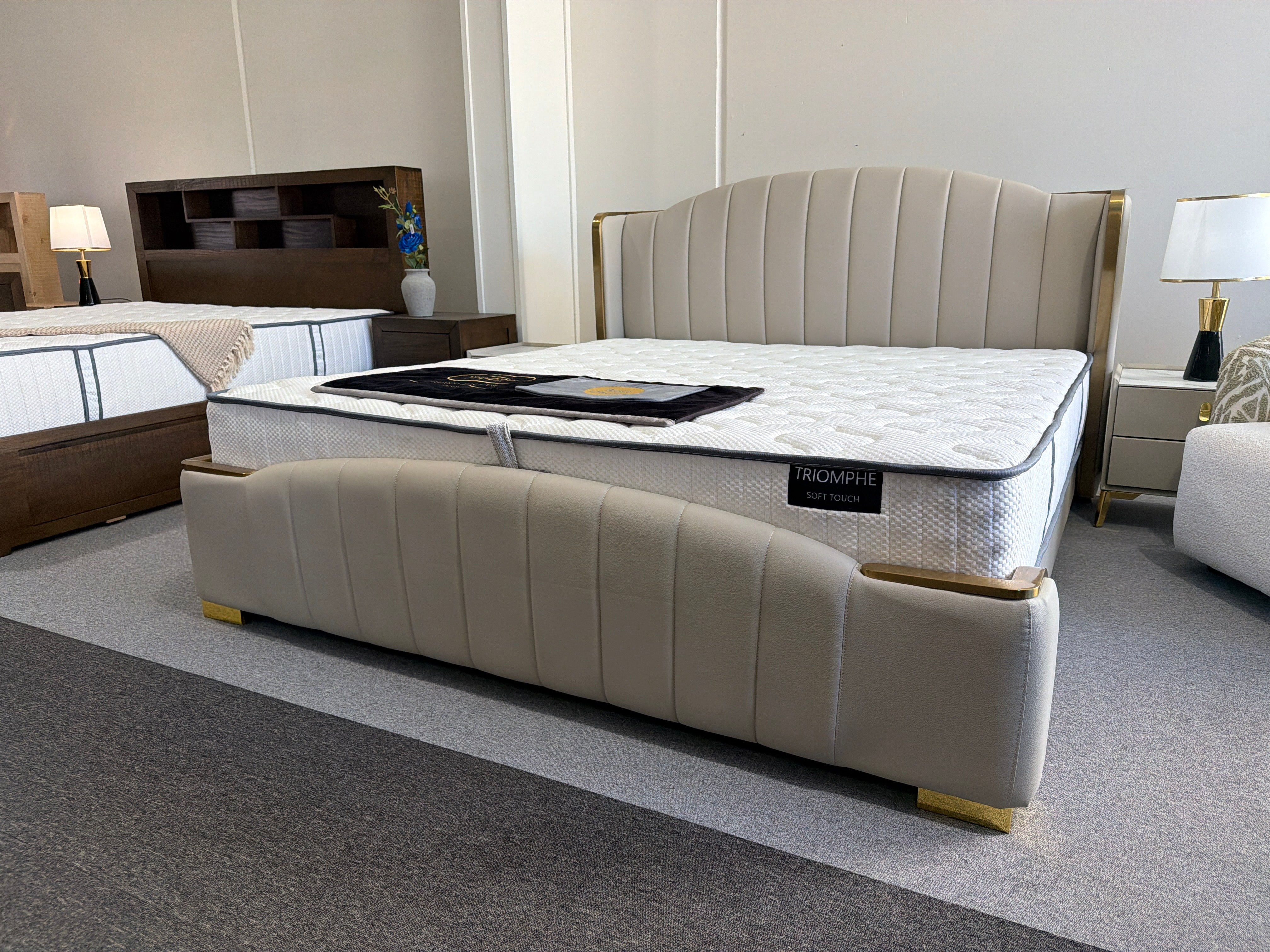 Luxury Leather Bed w/ Gas Lift
