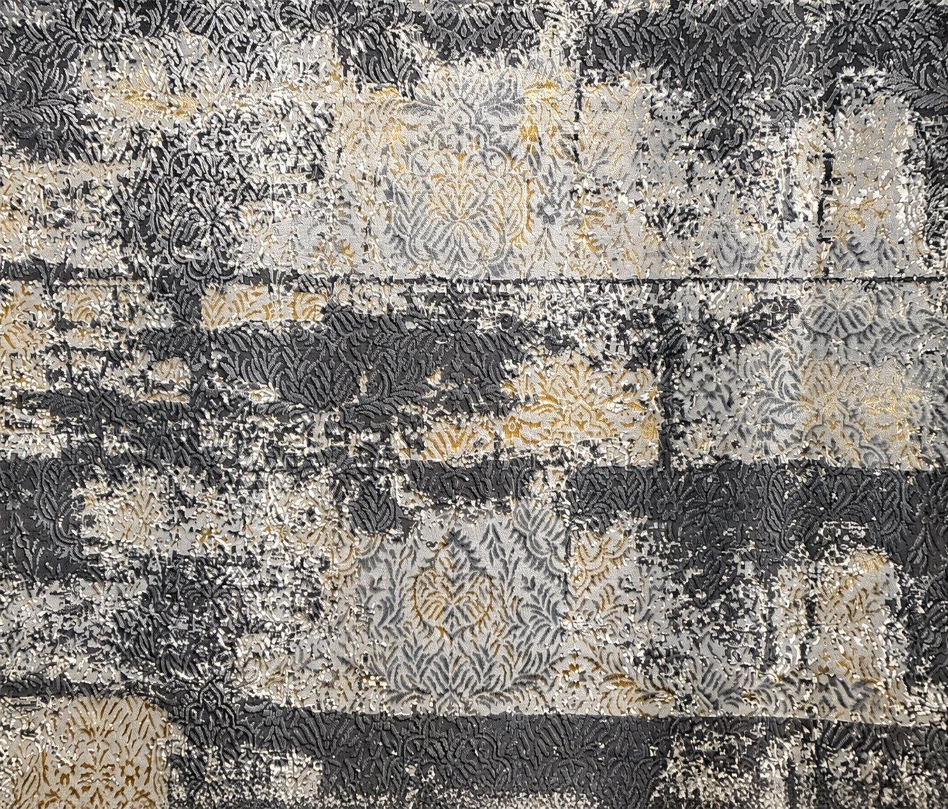Matrix rug 12674 - cleaned close-up of the original rug pattern (detail view)
