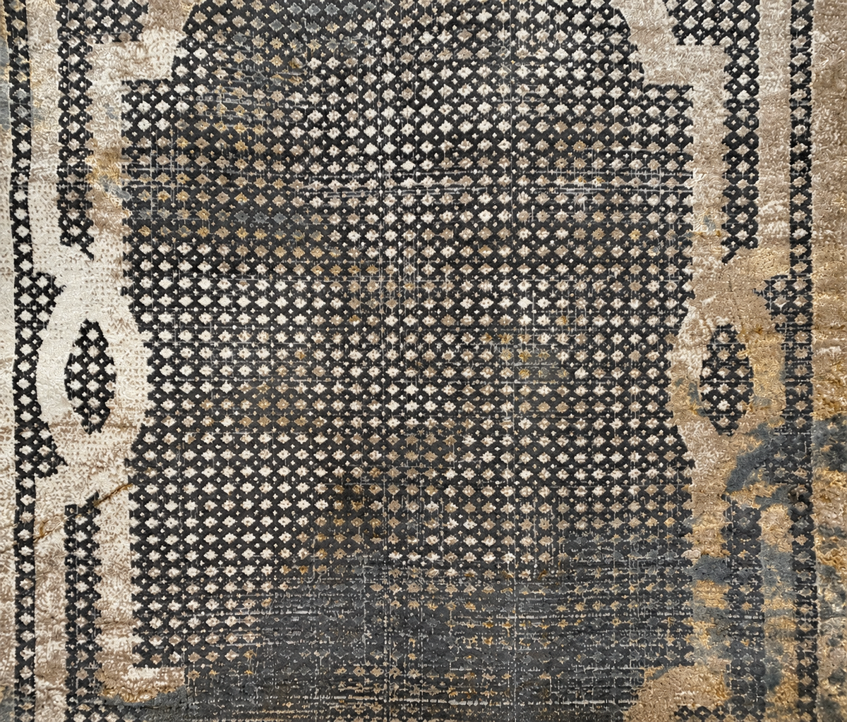 Matrix rug 12681 - cleaned close-up of the original rug pattern (detail view)