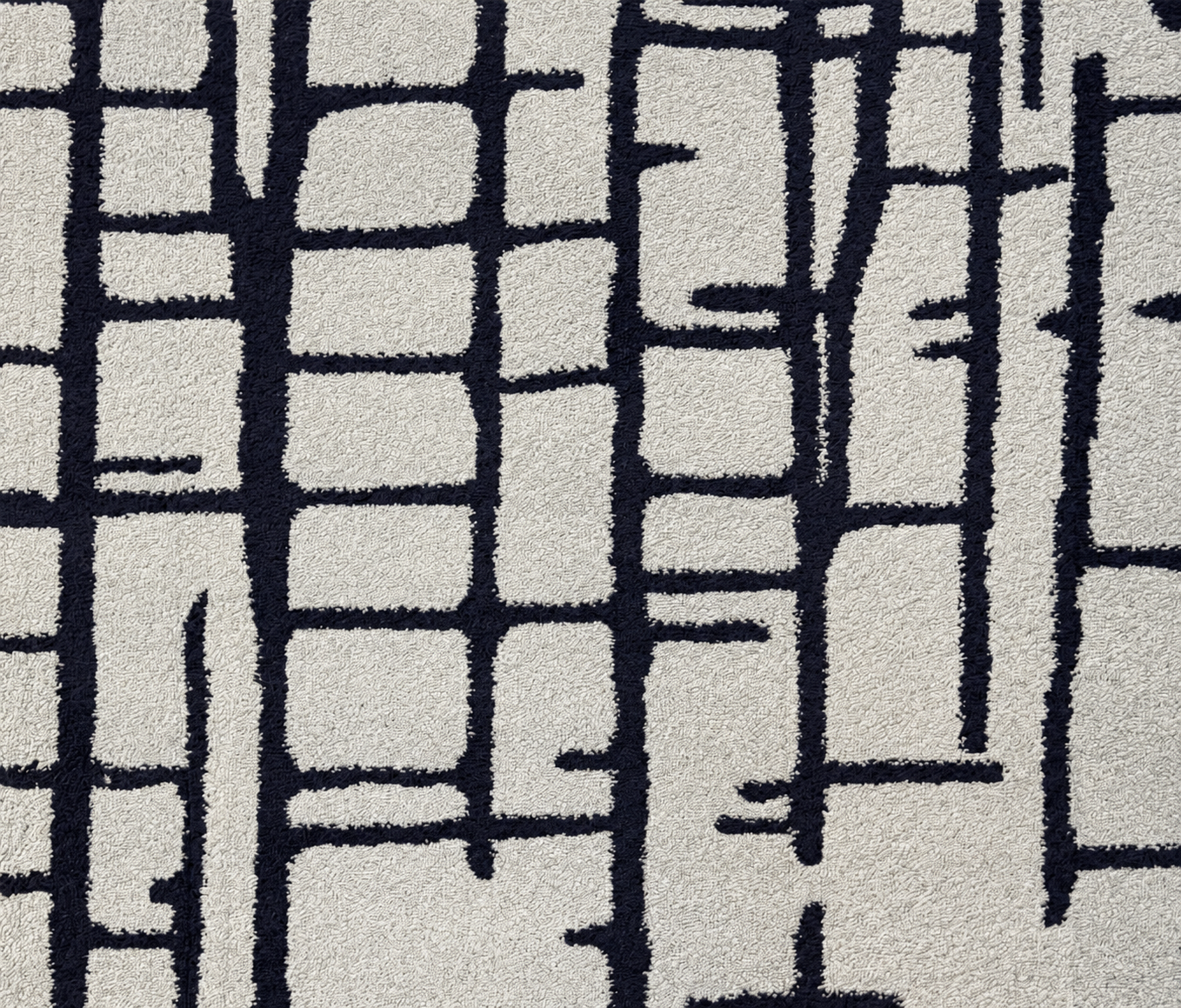 Matrix rug 12682 - cleaned close-up of the original rug pattern (detail view)